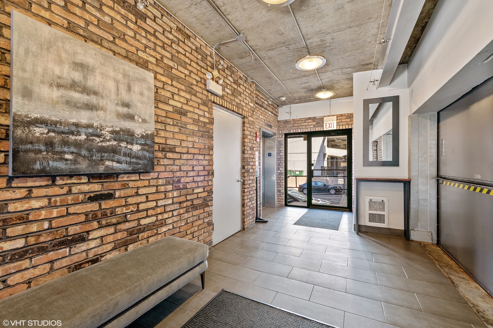 812 W Van Buren Street Unit: 2F