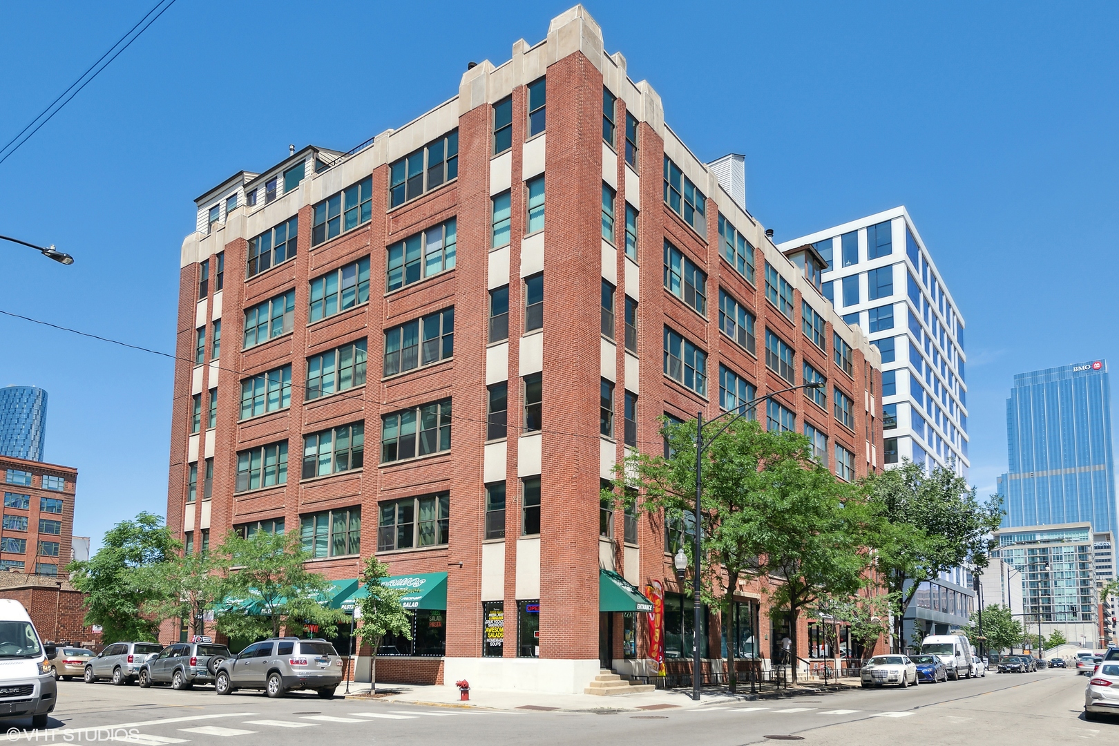 812 W Van Buren Street Unit: 2F