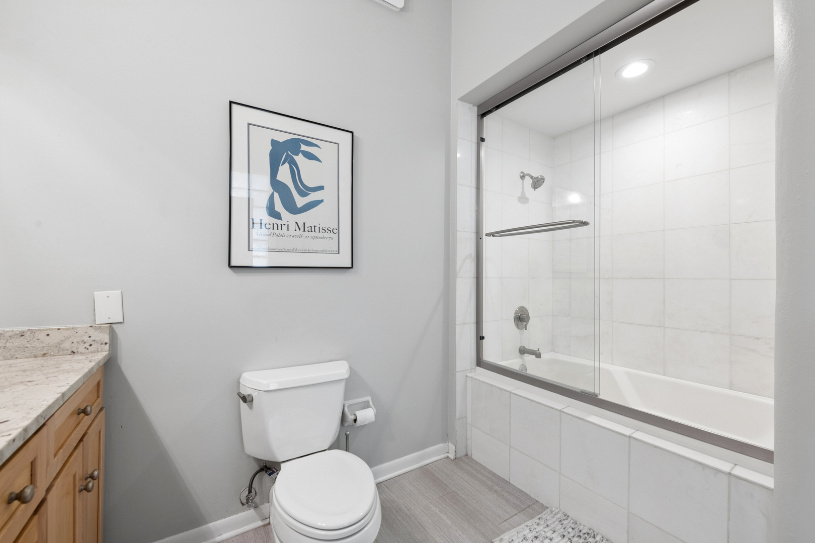 812 W Van Buren Street Unit: 2F