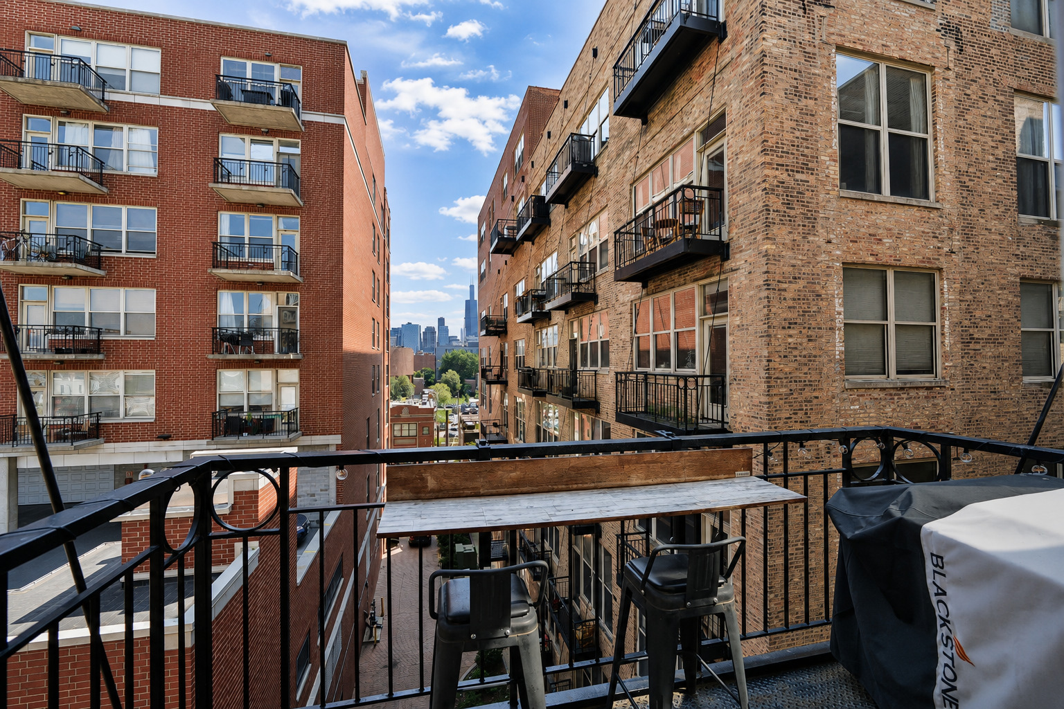 1500 W Monroe Street Unit: 504
