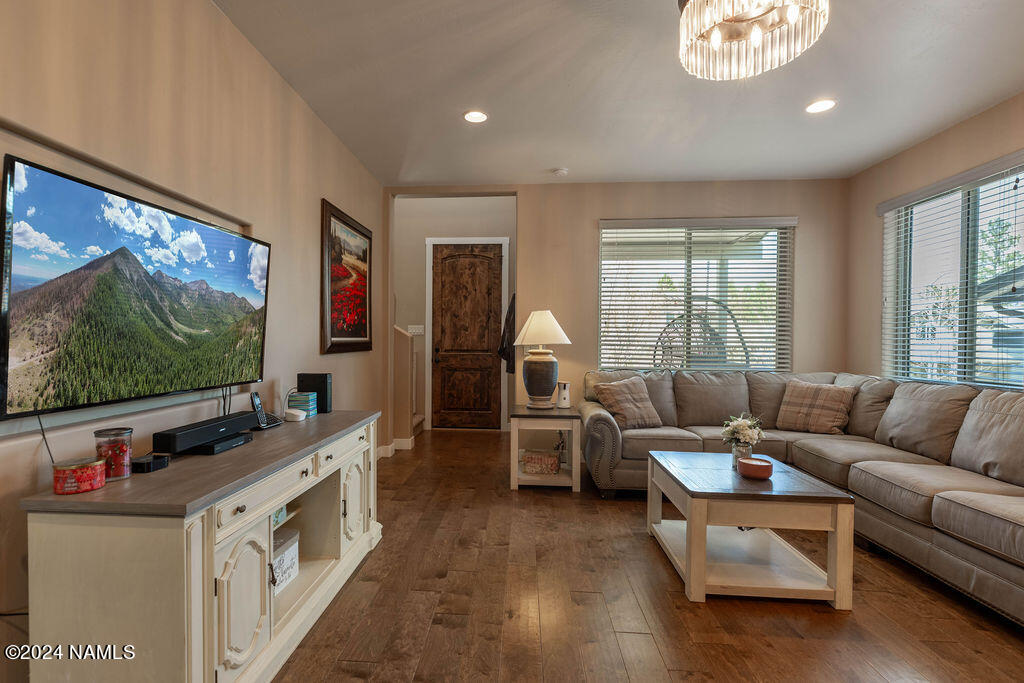 2924 W Presidio Drive