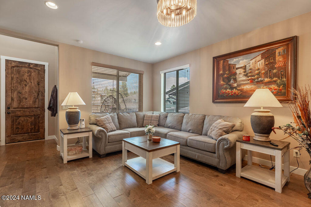 2924 W Presidio Drive
