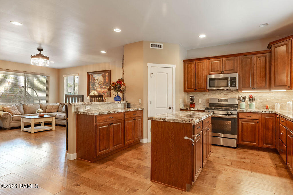 2924 W Presidio Drive
