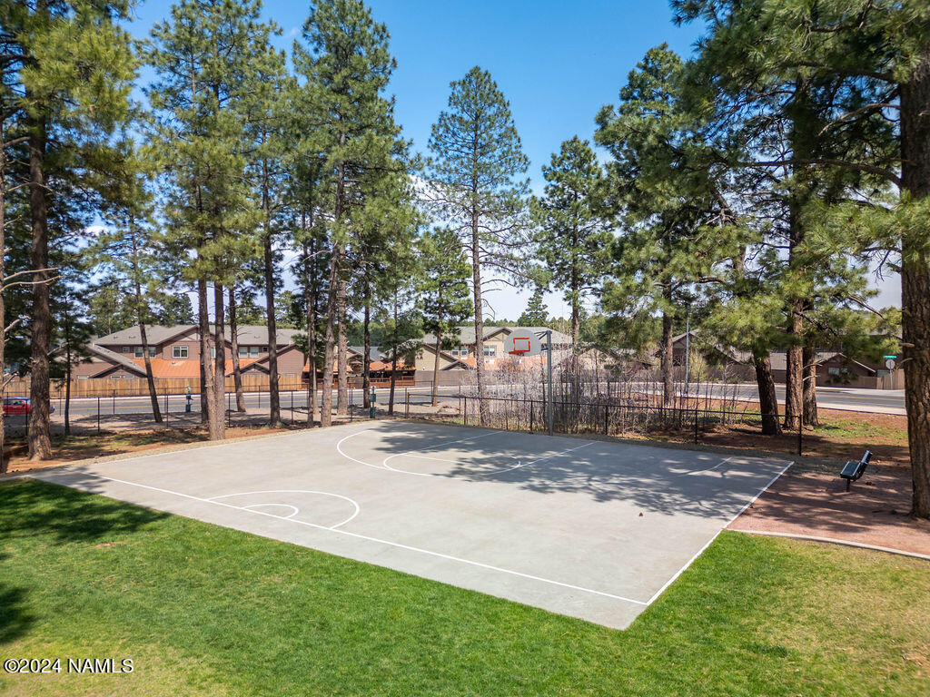 2924 W Presidio Drive