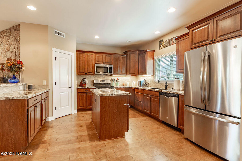 2924 W Presidio Drive