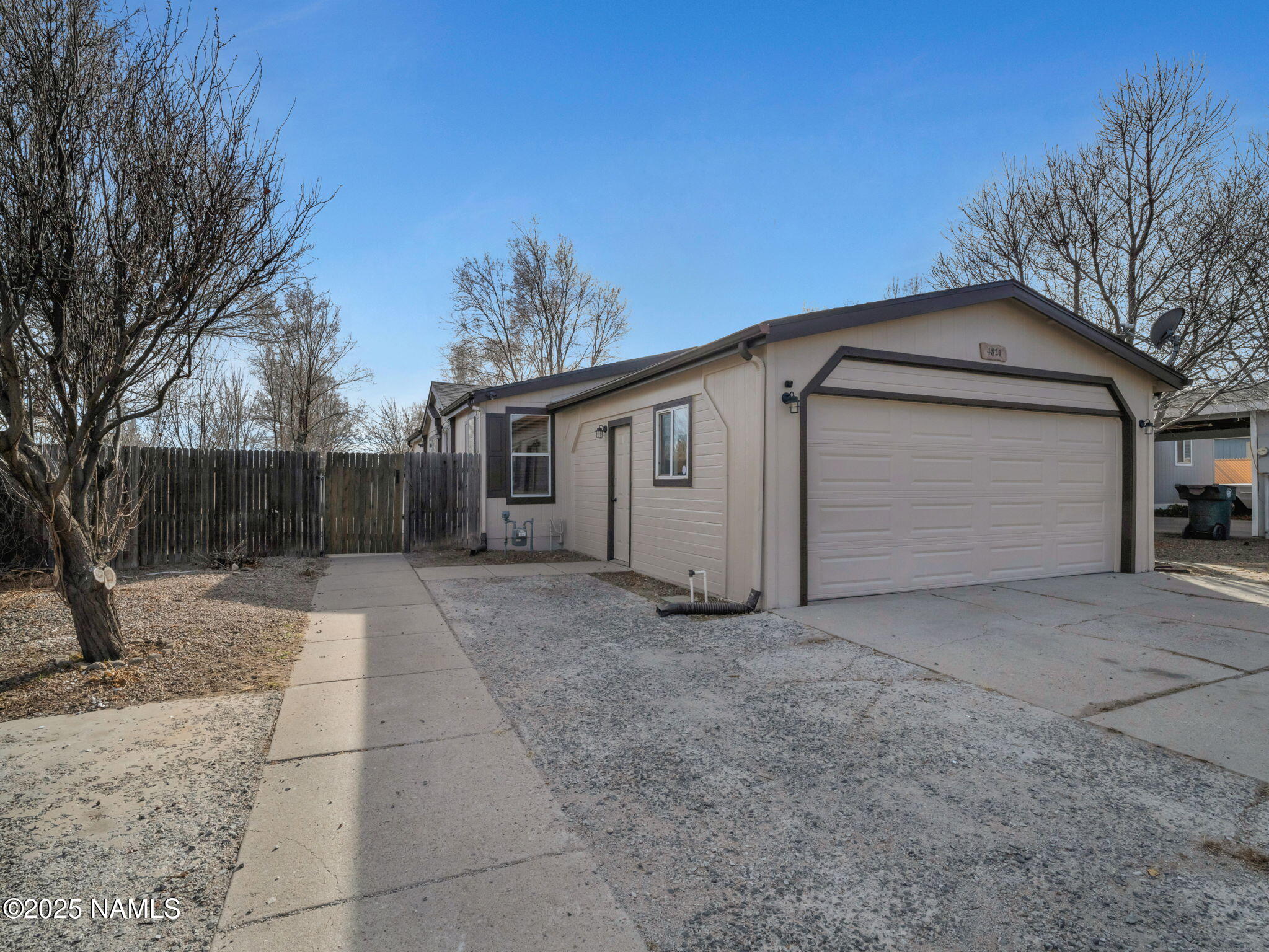 4821 E Lowell Drive