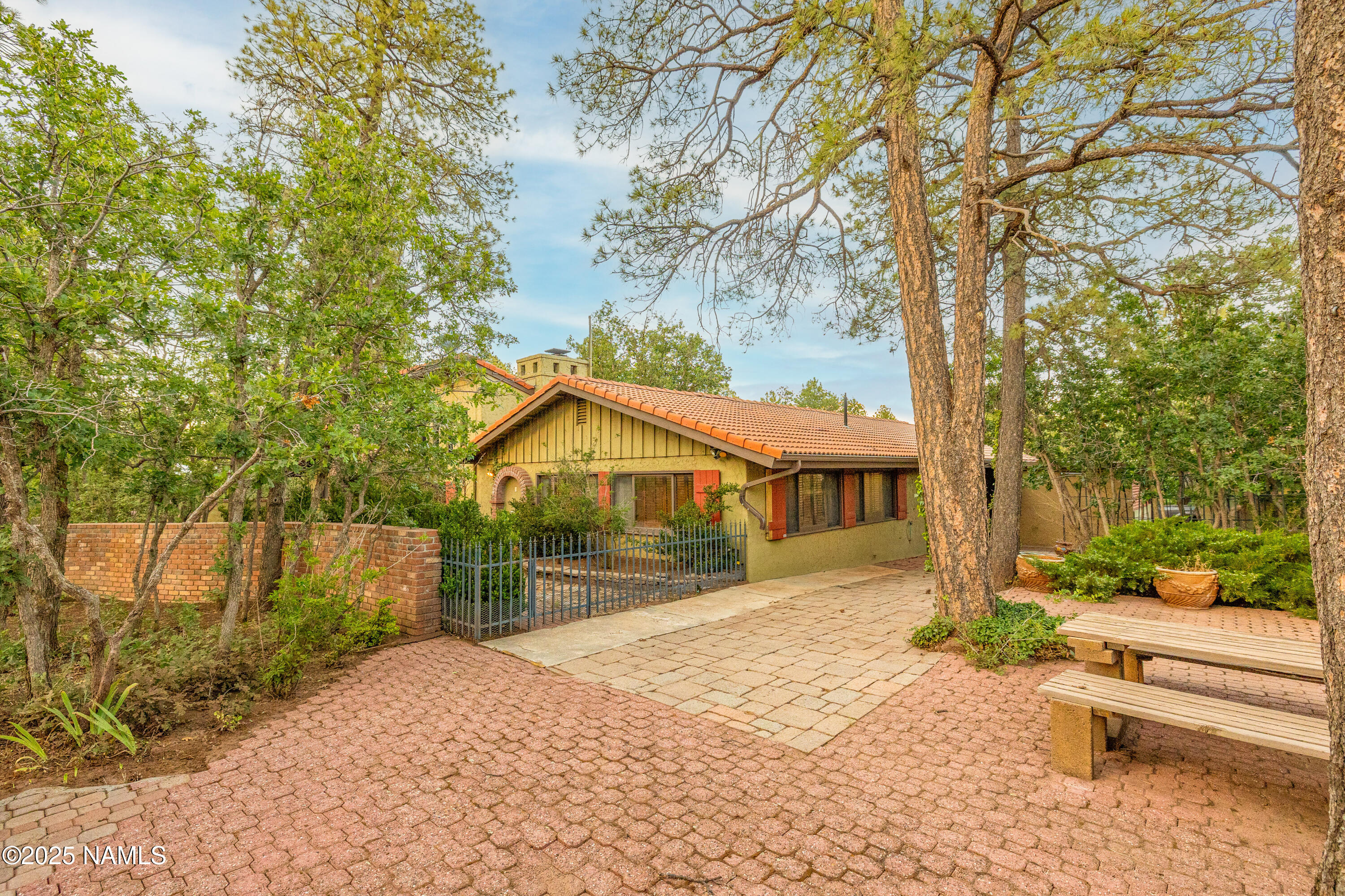 5300 E Lindsey Road