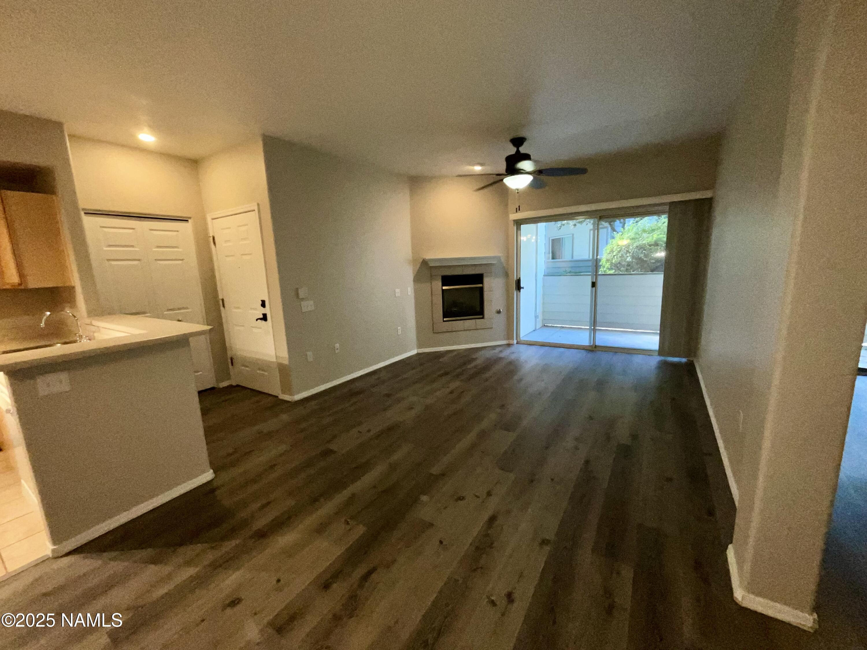 4343 E Soliere Avenue, 1055