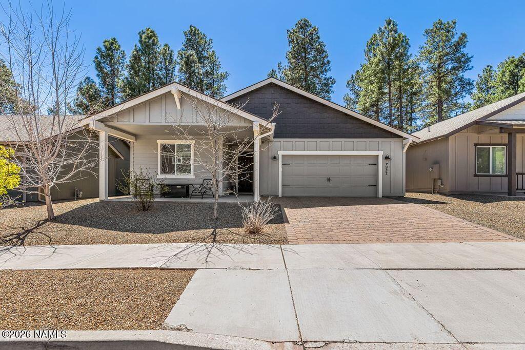 2957 W Putnam Drive