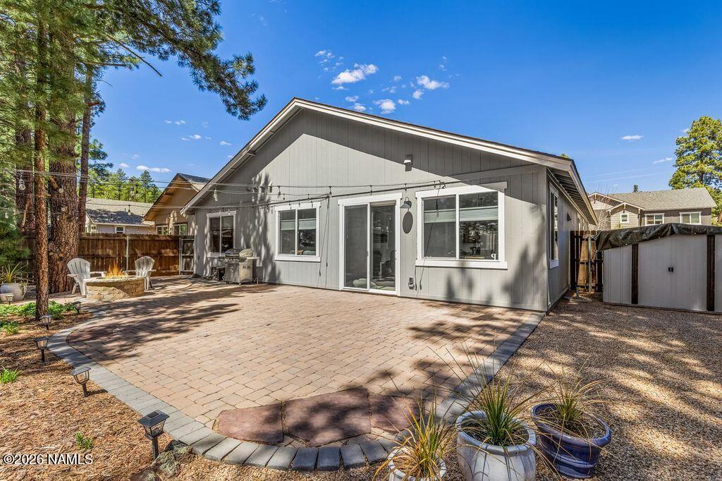 2957 W Putnam Drive