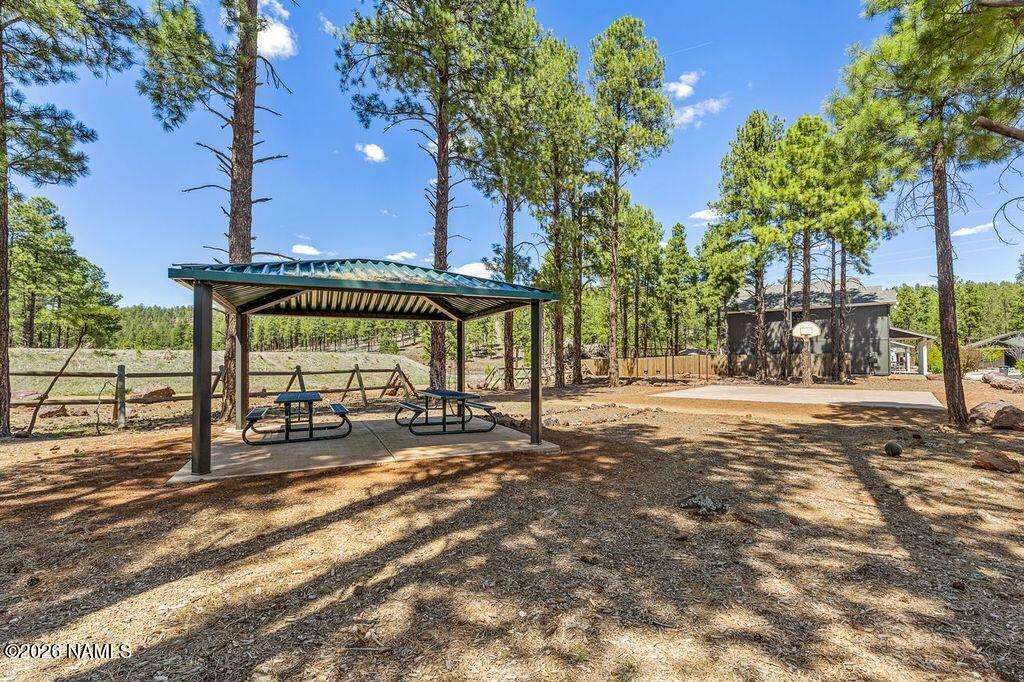 2957 W Putnam Drive