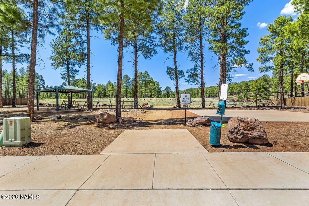 2957 W Putnam Drive