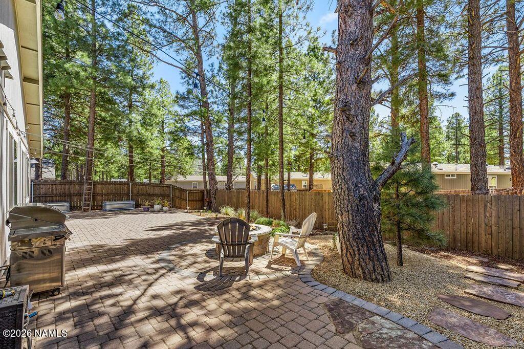 2957 W Putnam Drive
