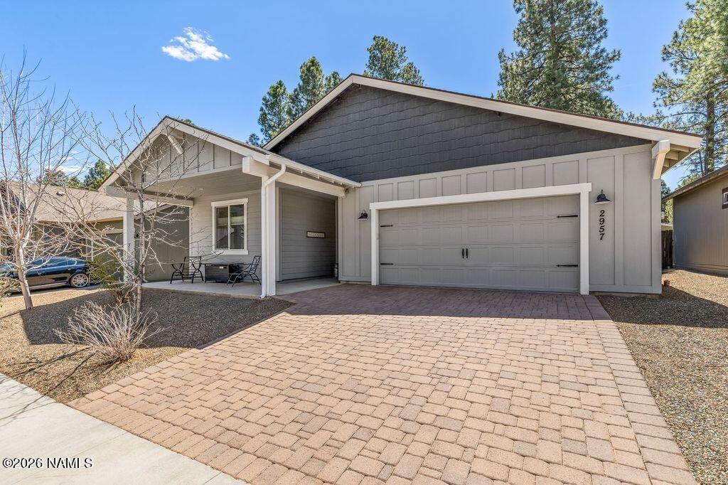 2957 W Putnam Drive