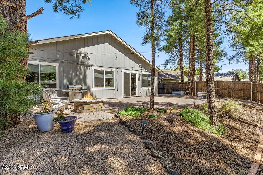 2957 W Putnam Drive