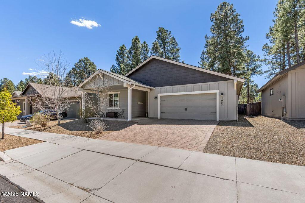2957 W Putnam Drive