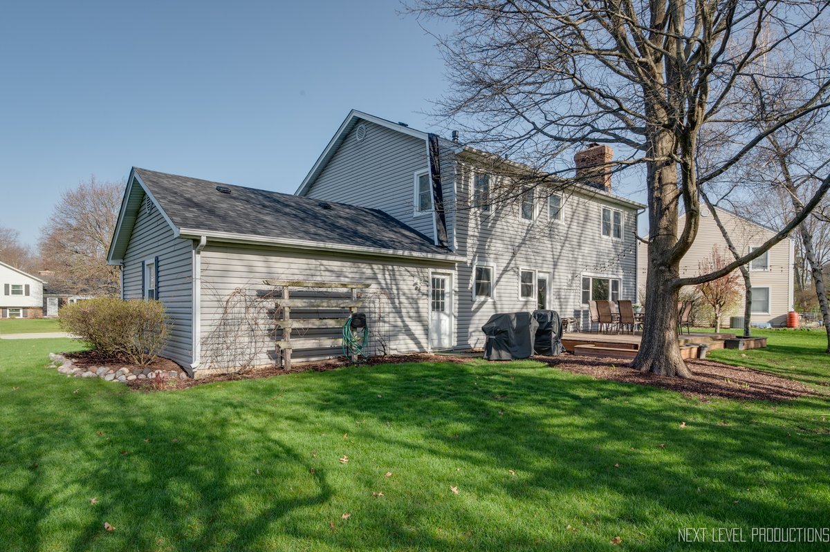 6S221 Marblehead Court