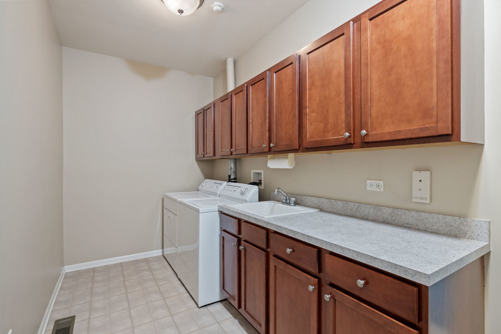 2801 Bond Circle