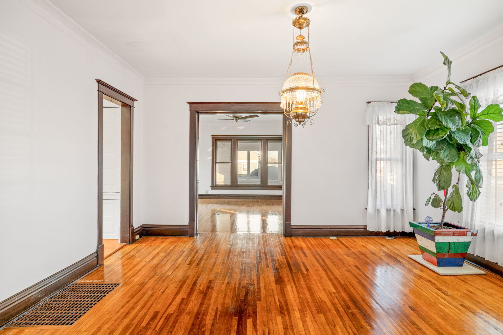 24003 W Commercial Street