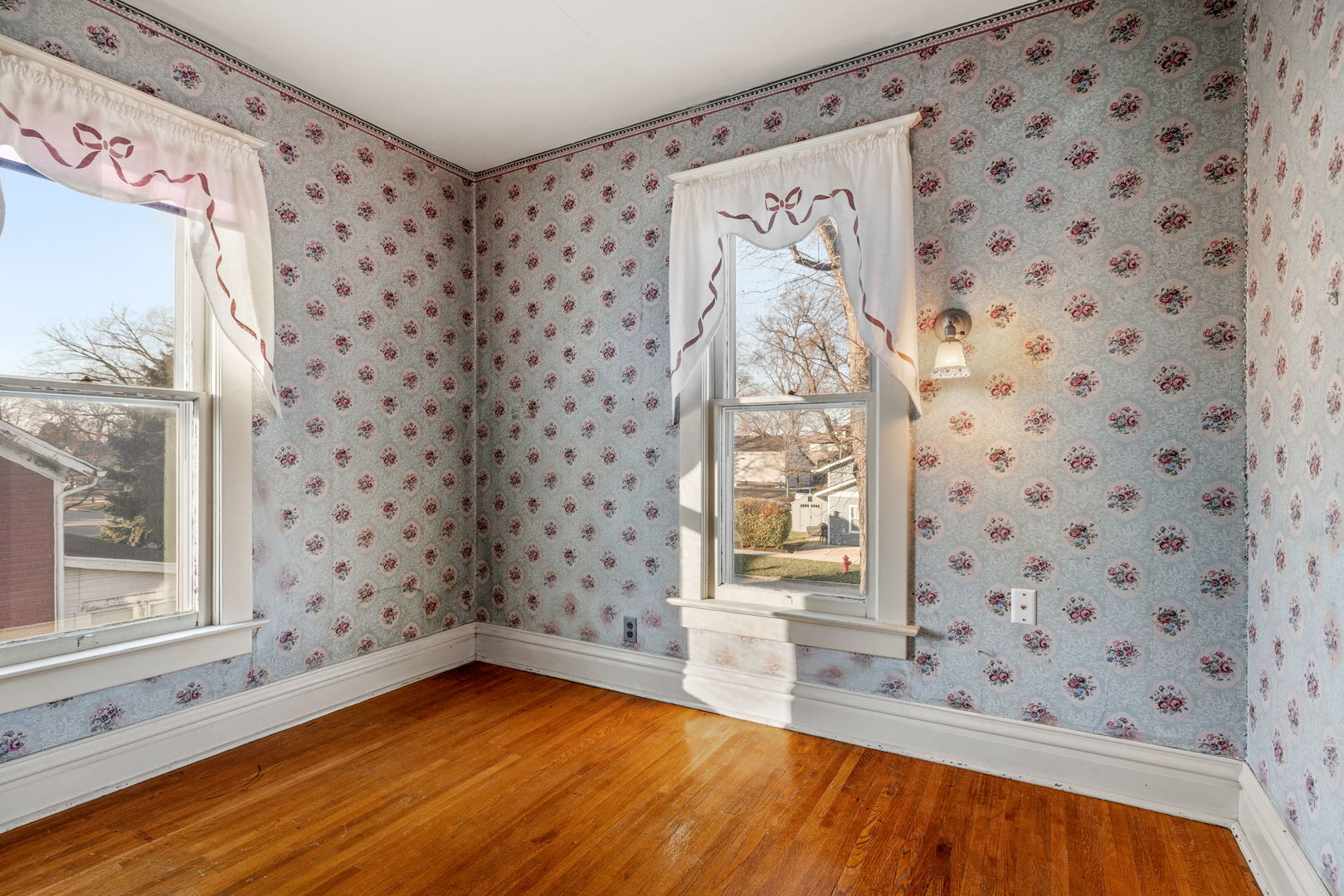 24003 W Commercial Street