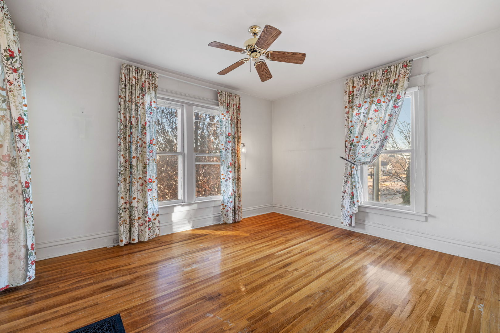 24003 W Commercial Street