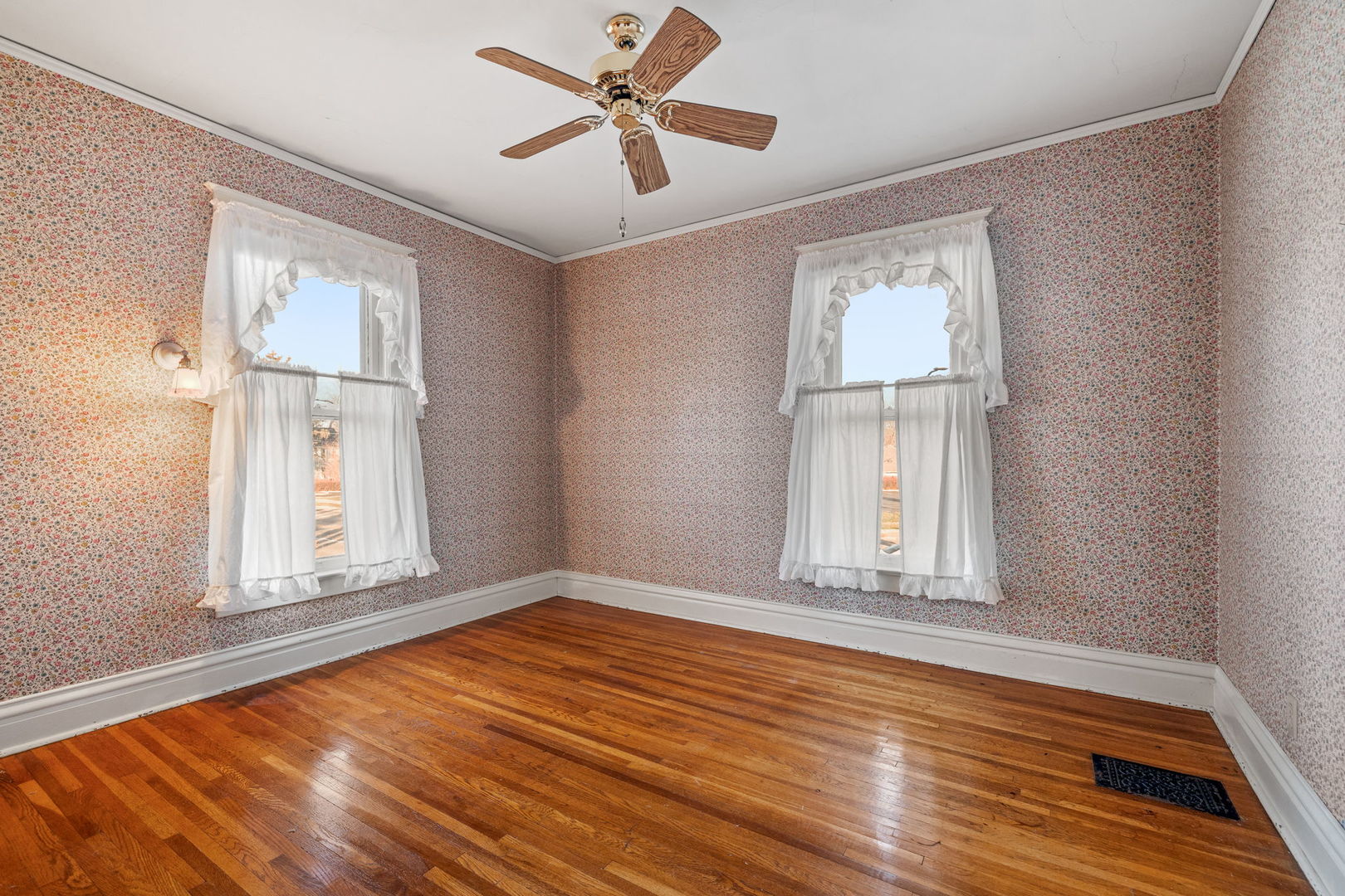 24003 W Commercial Street