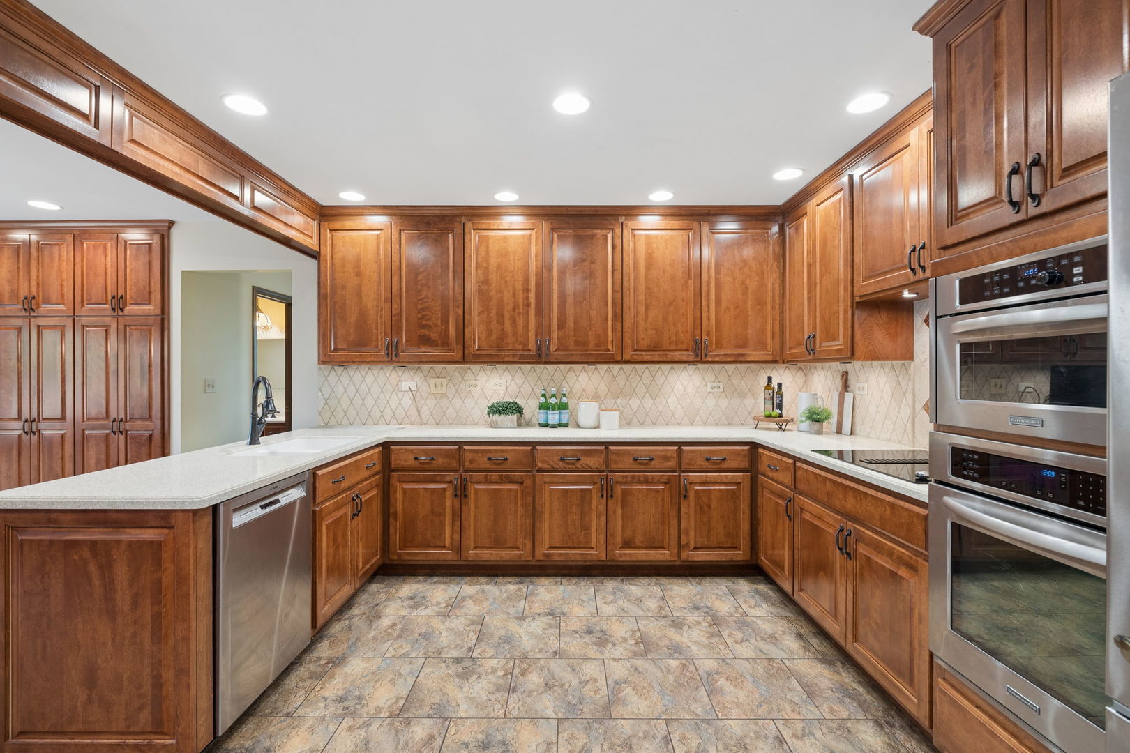 946 Montgomery Court