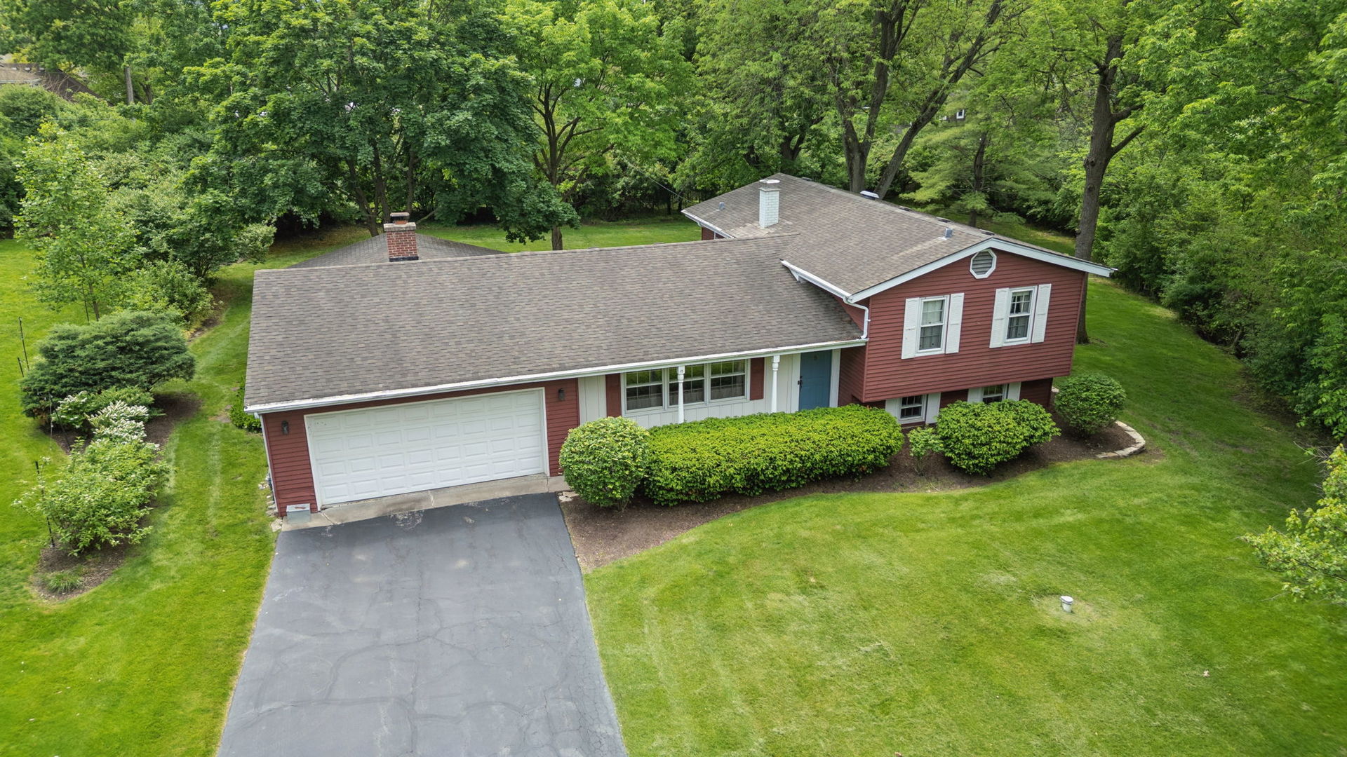 23W081 Red Oak Drive