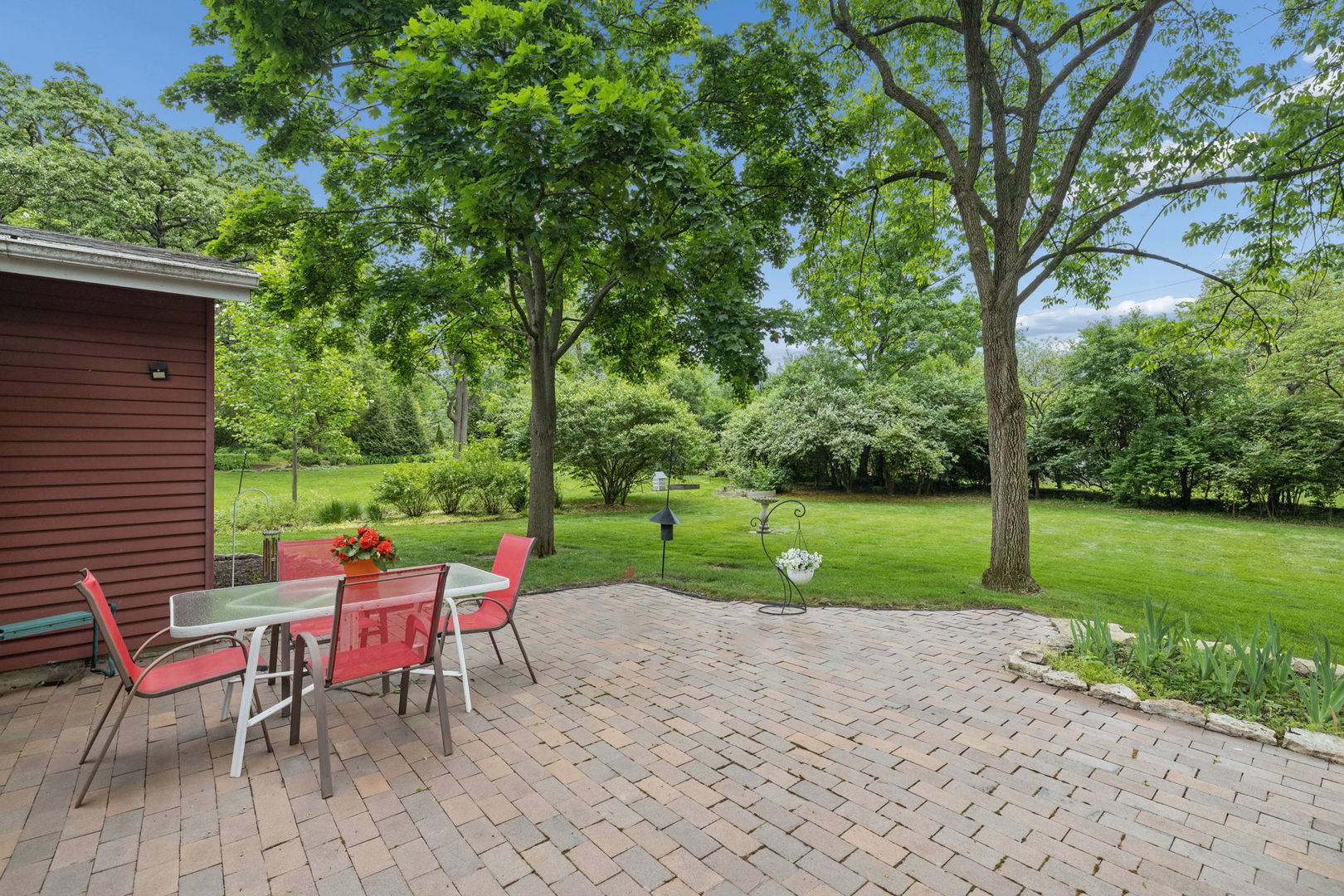 23W081 Red Oak Drive