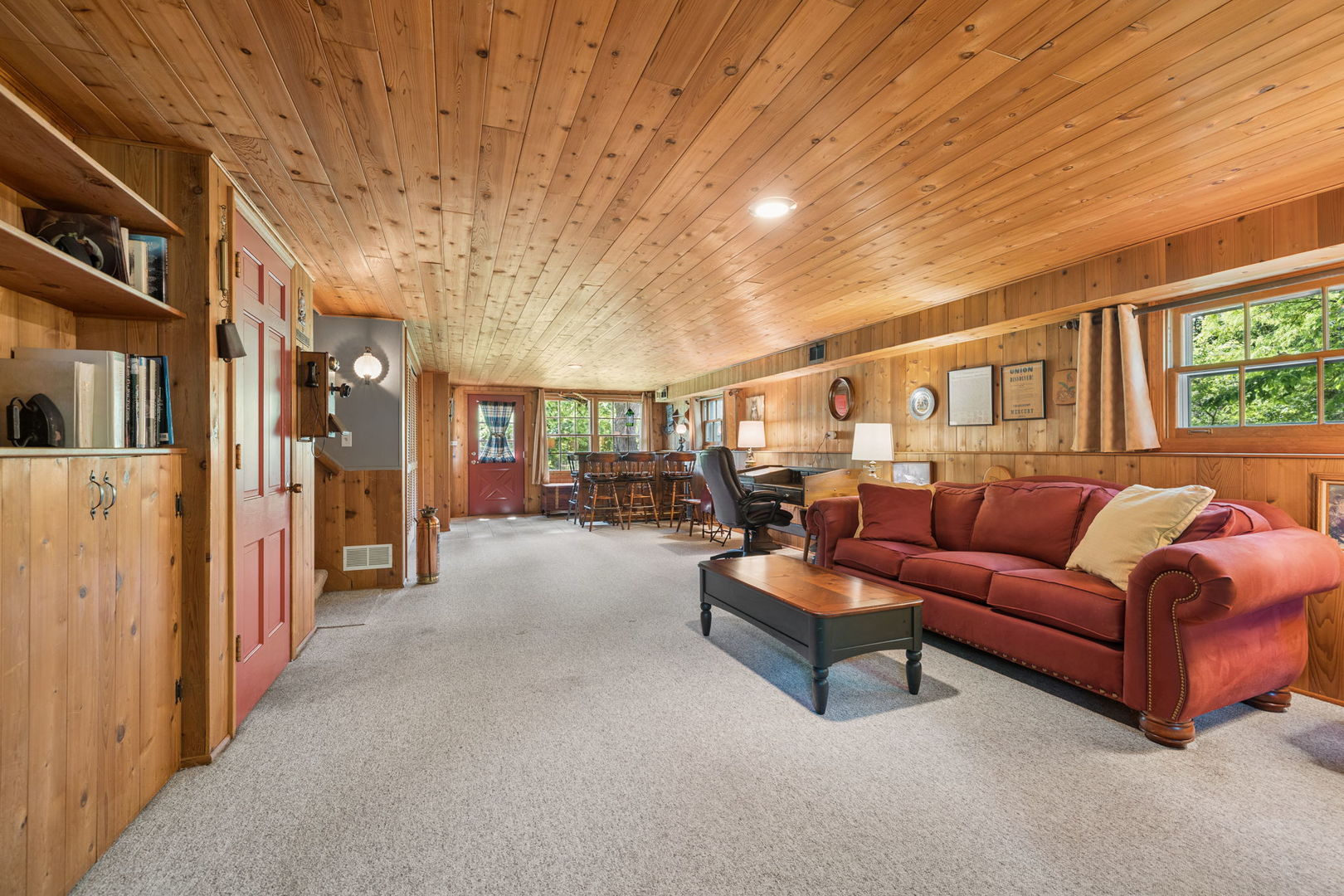 23W081 Red Oak Drive