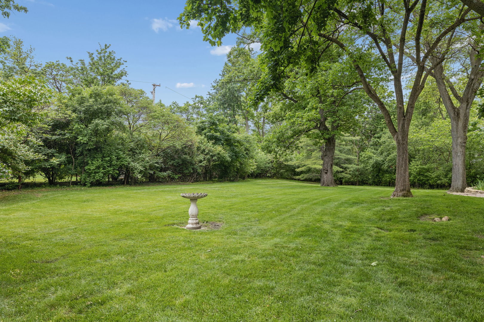 23W081 Red Oak Drive