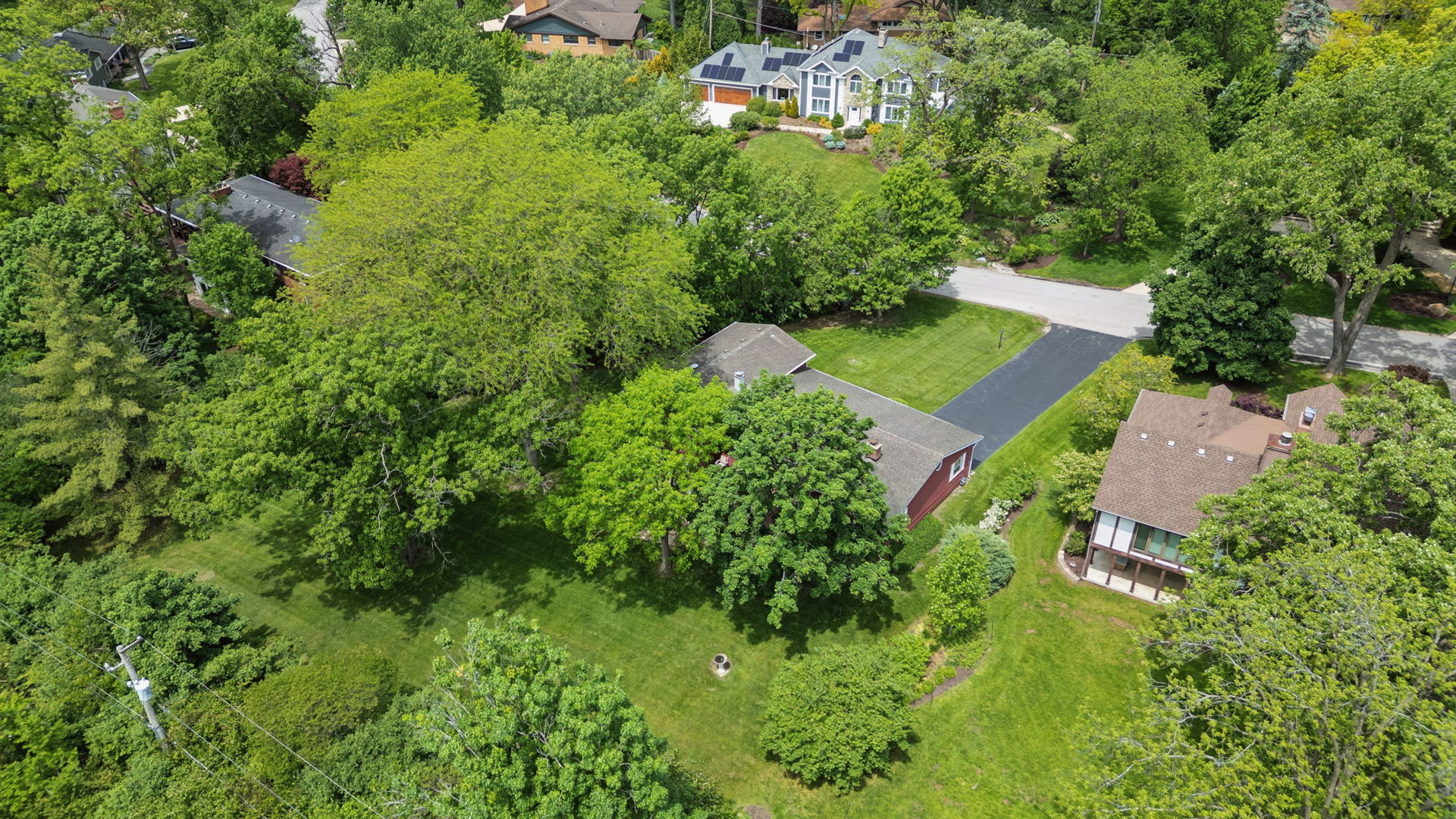 23W081 Red Oak Drive