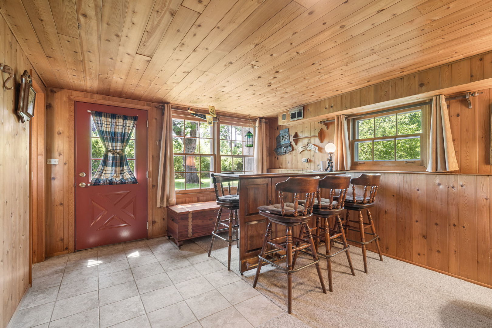 23W081 Red Oak Drive