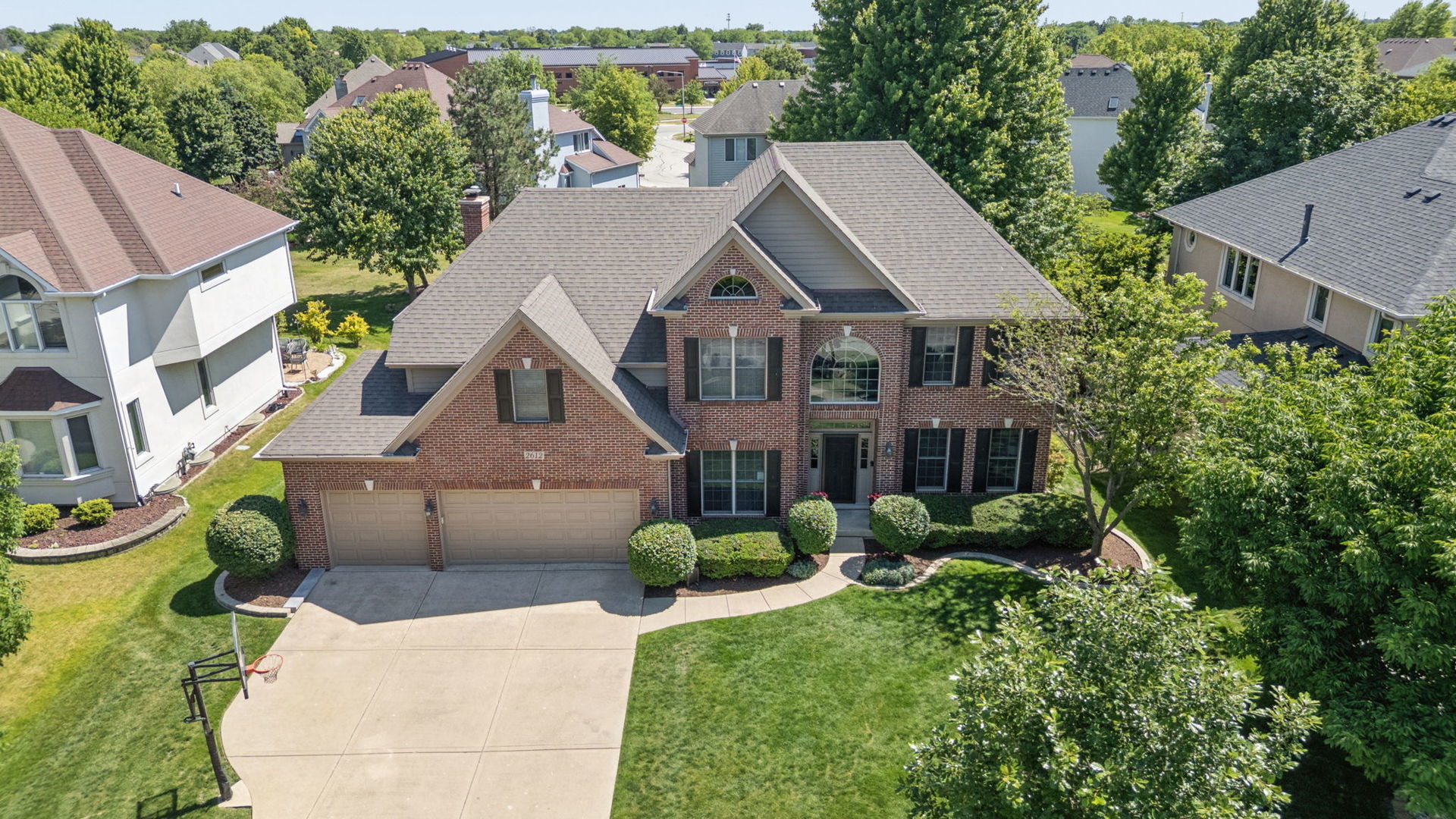 2612 Charlestowne Lane