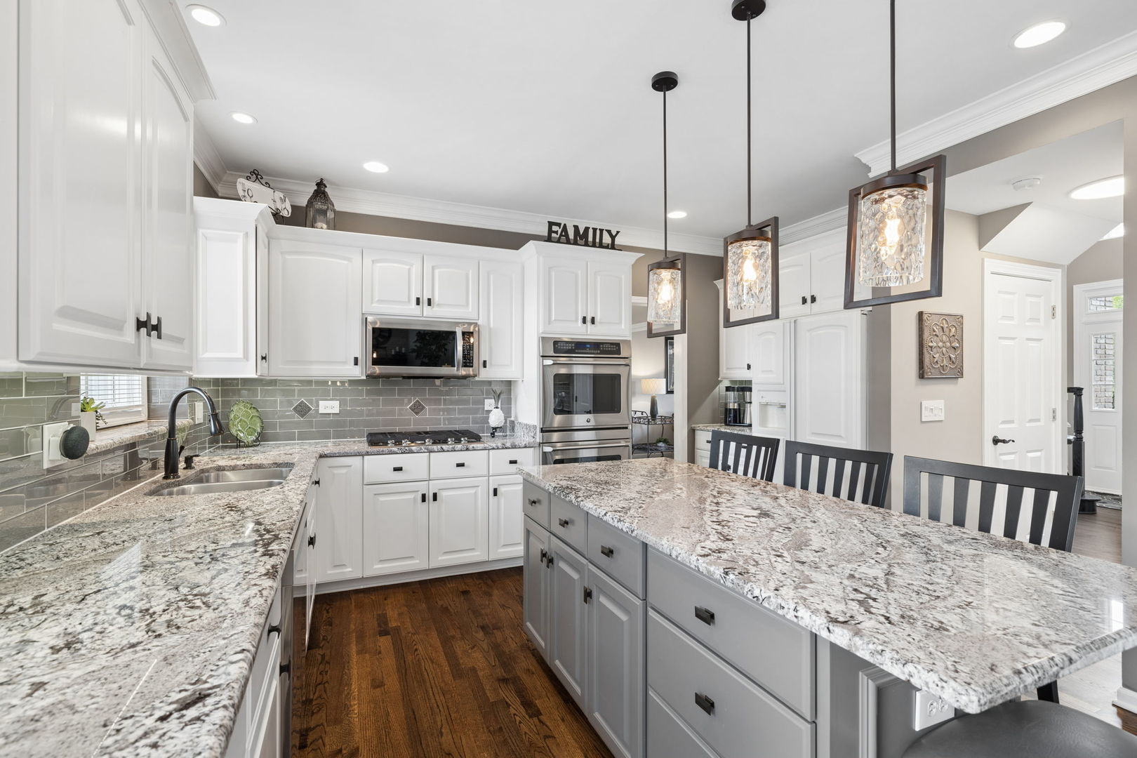 2612 Charlestowne Lane