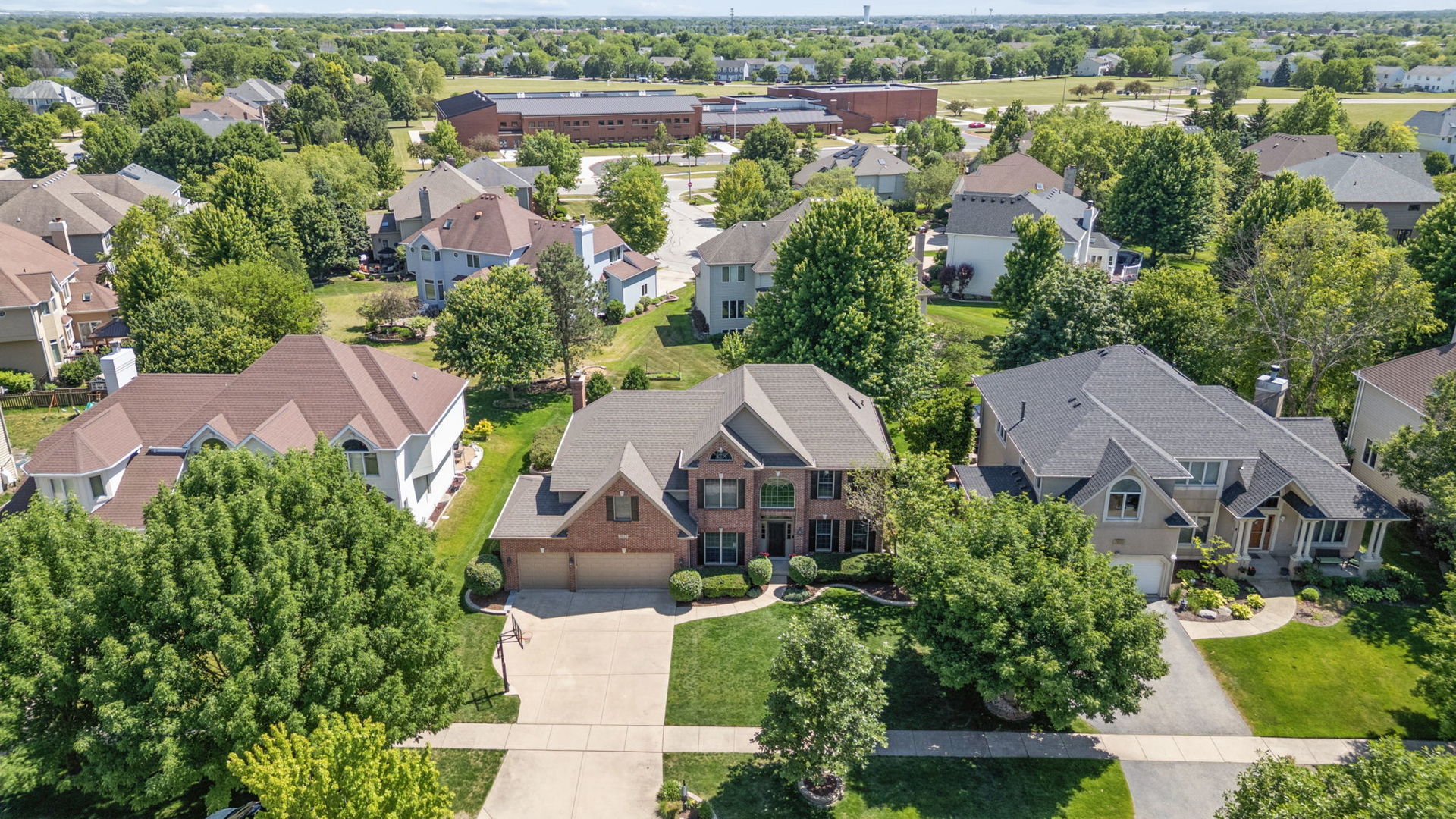 2612 Charlestowne Lane