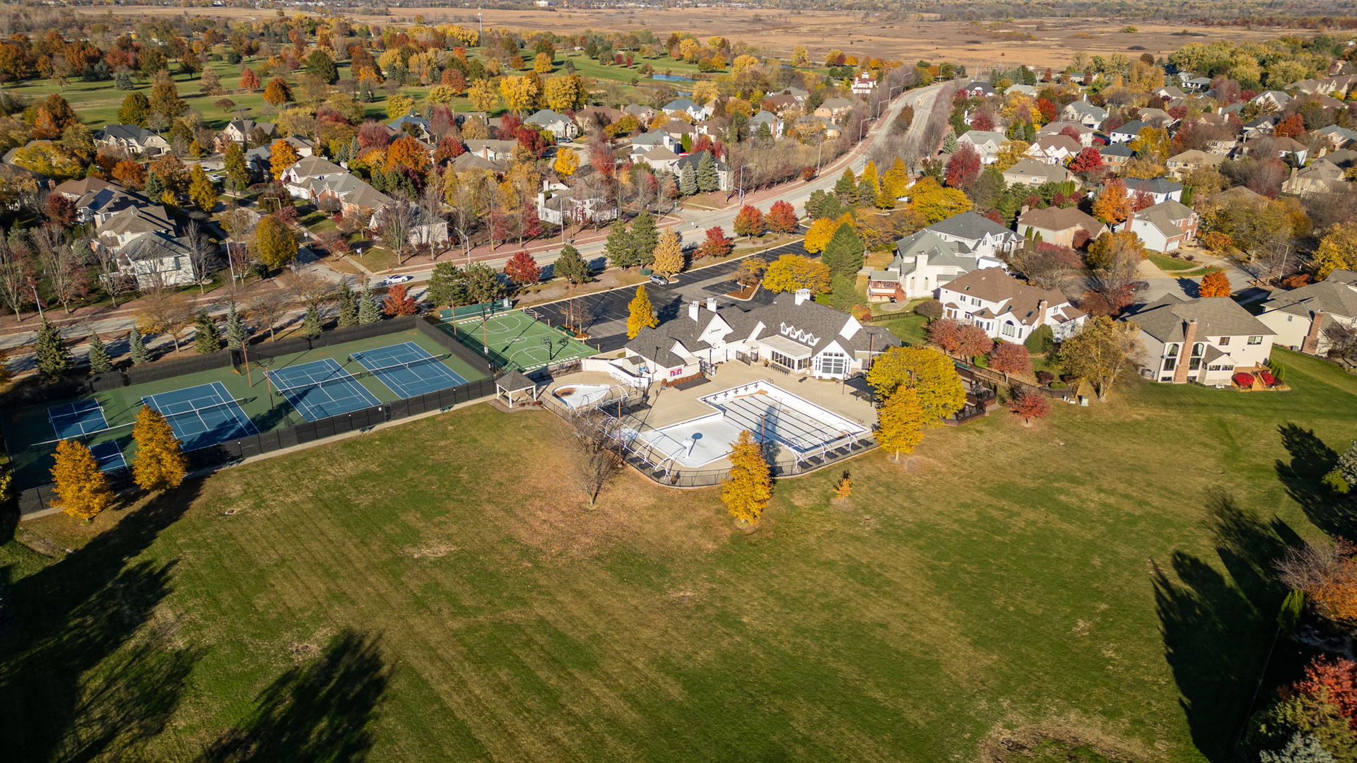 2612 Charlestowne Lane