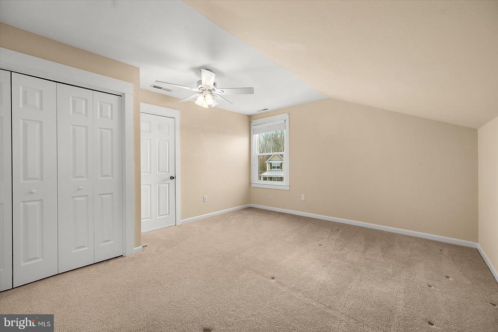 36918 CREEKHAVEN DRIVE