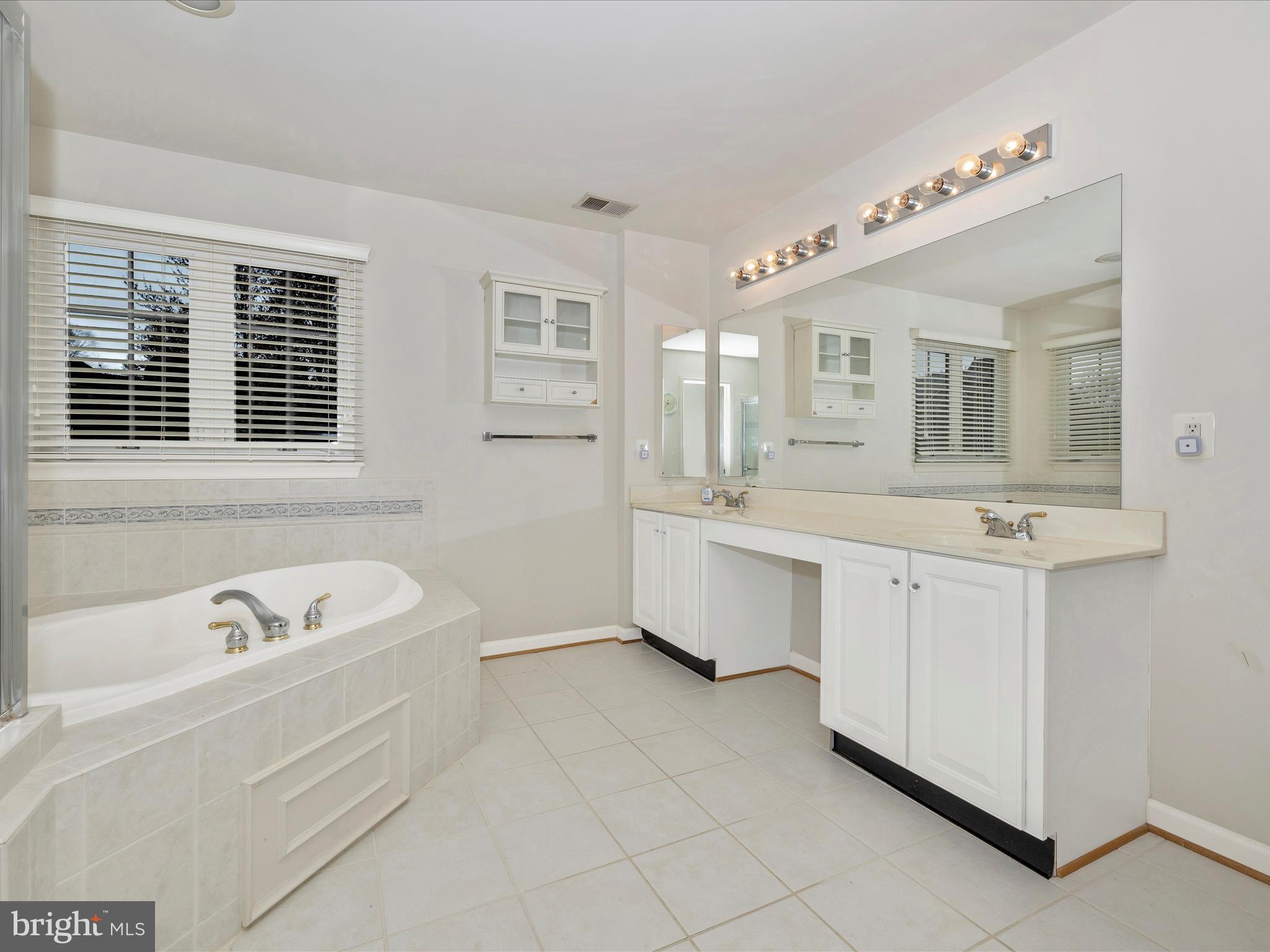 15 N POINTE TERRACE