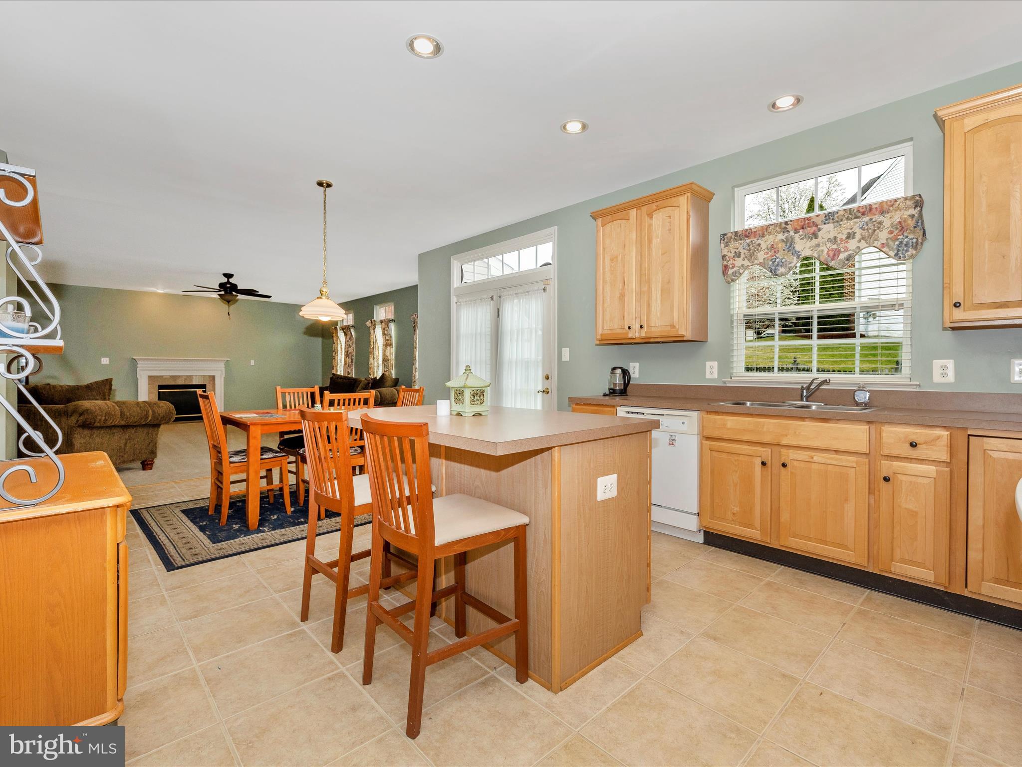 15 N POINTE TERRACE