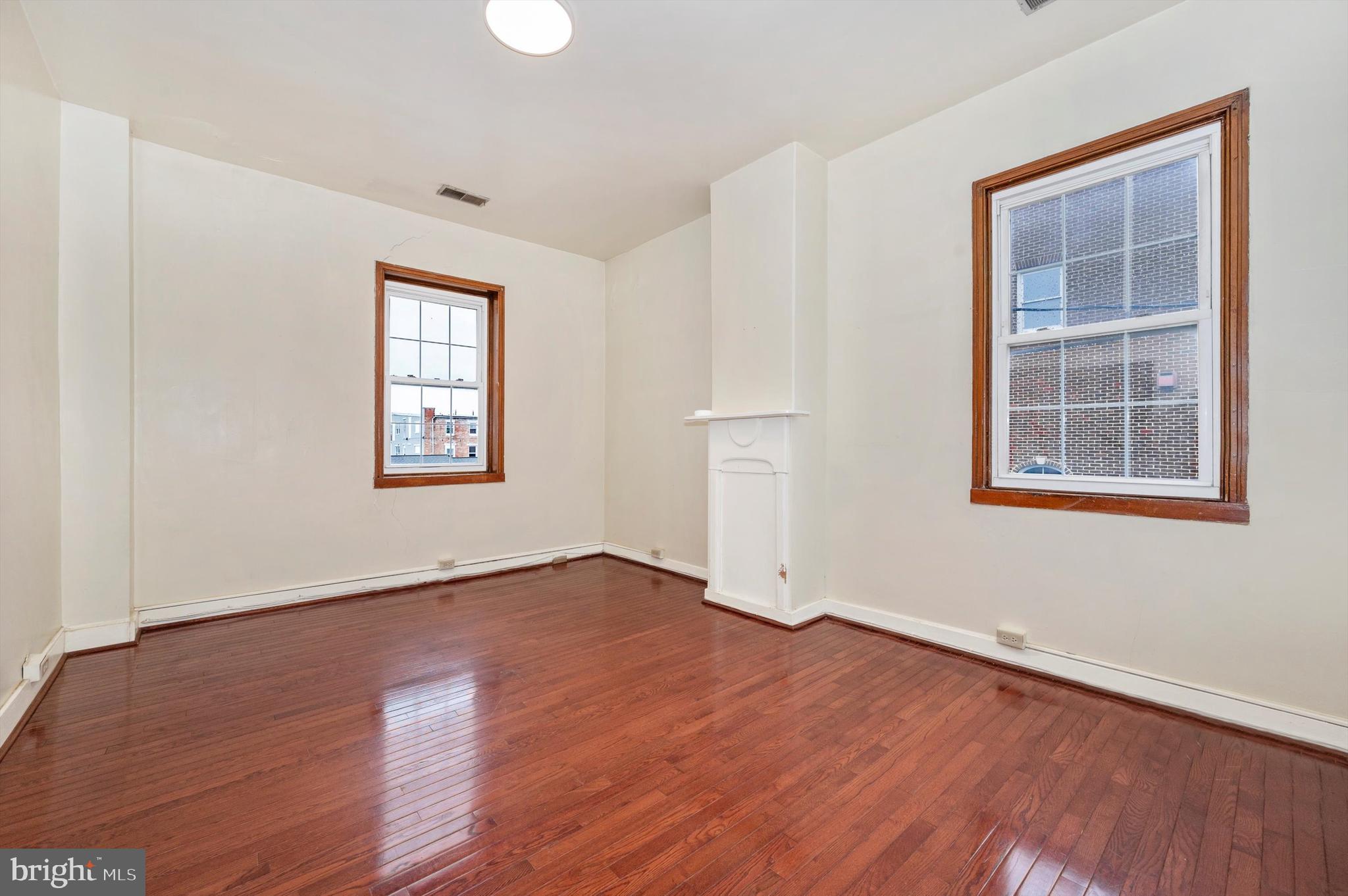 9 W SOUTH STREET