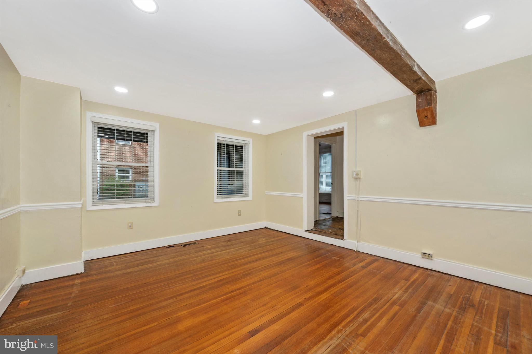 9 W SOUTH STREET
