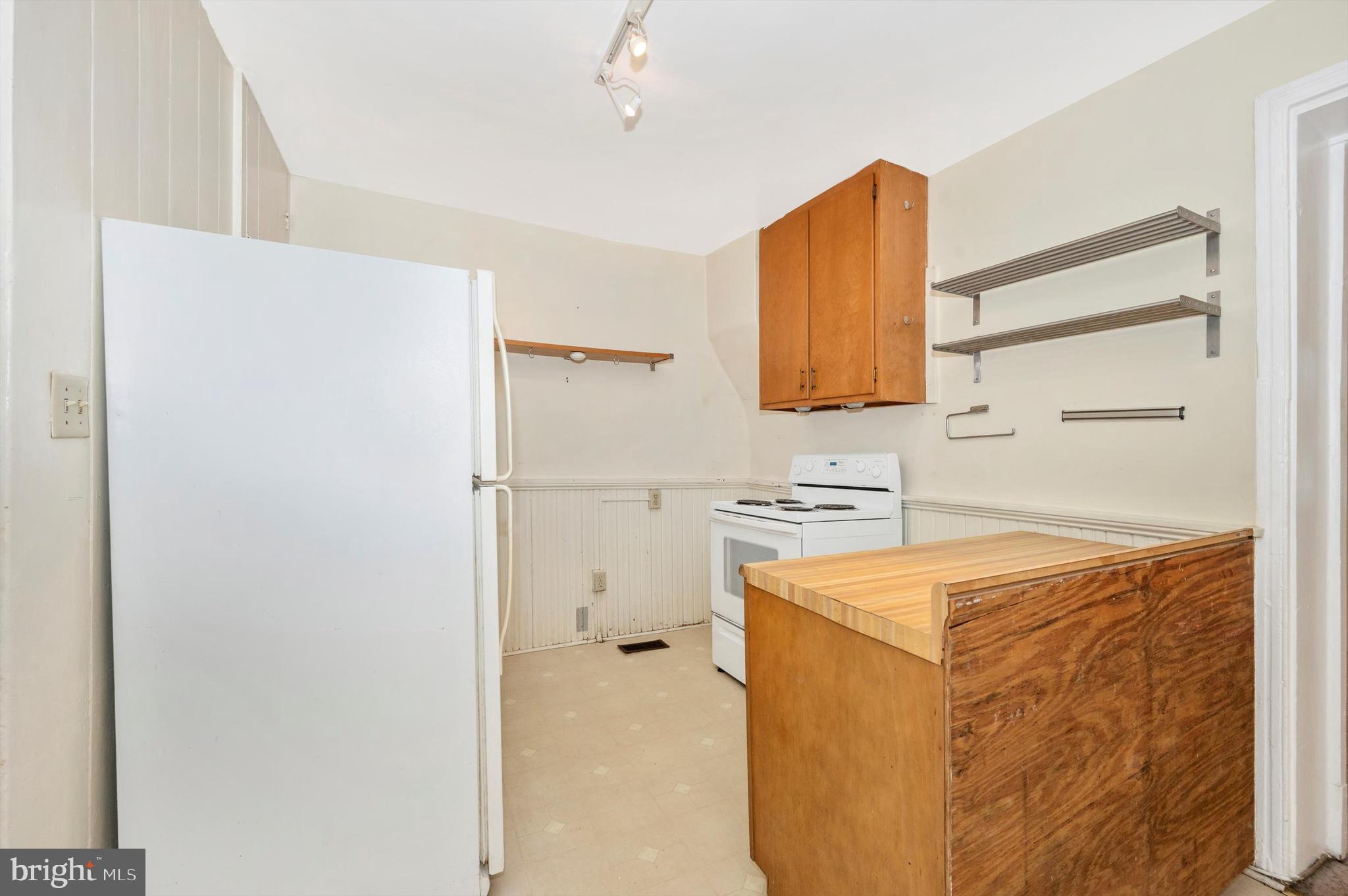 9 W SOUTH STREET