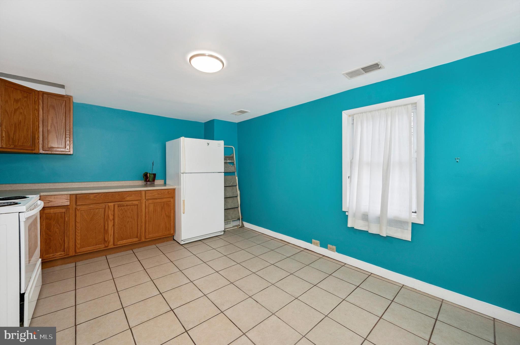 9 W SOUTH STREET