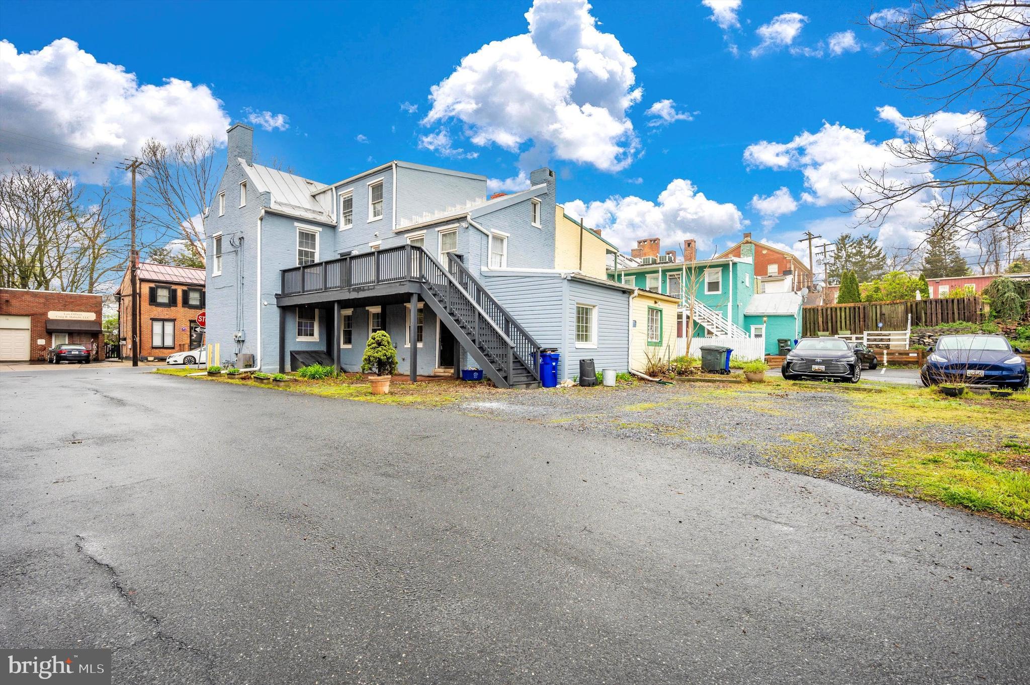 9 W SOUTH STREET