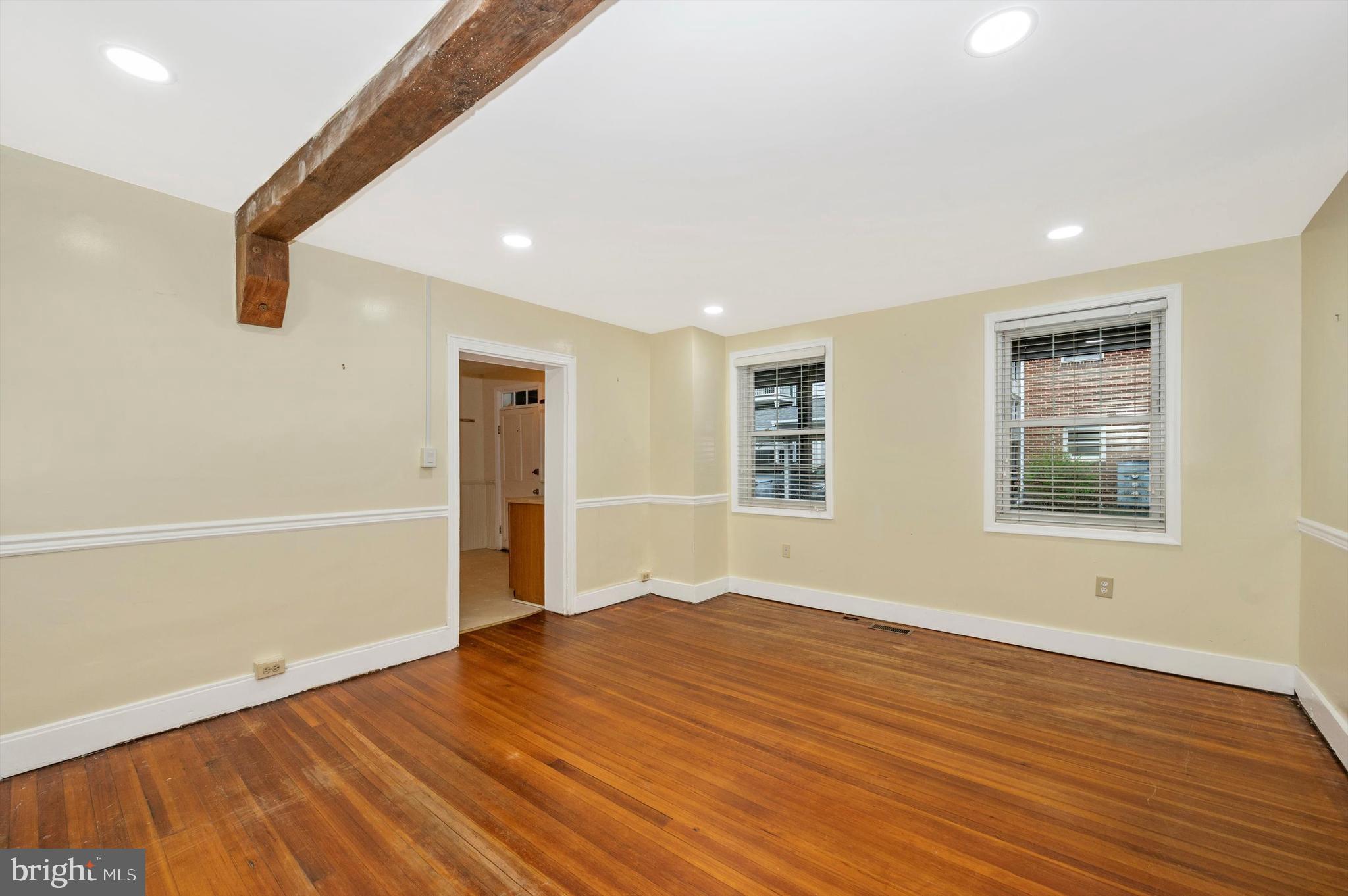 9 W SOUTH STREET
