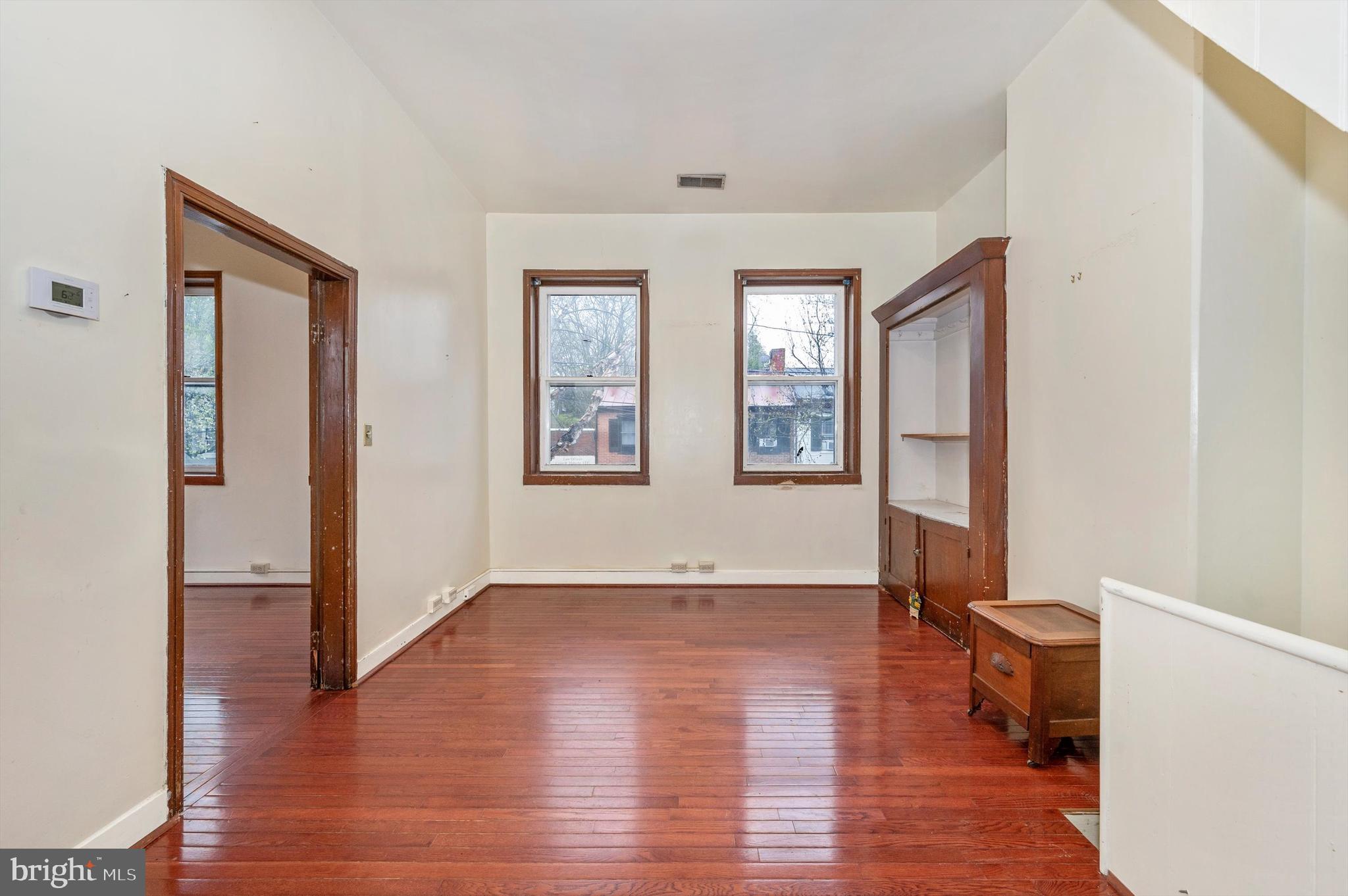 9 W SOUTH STREET