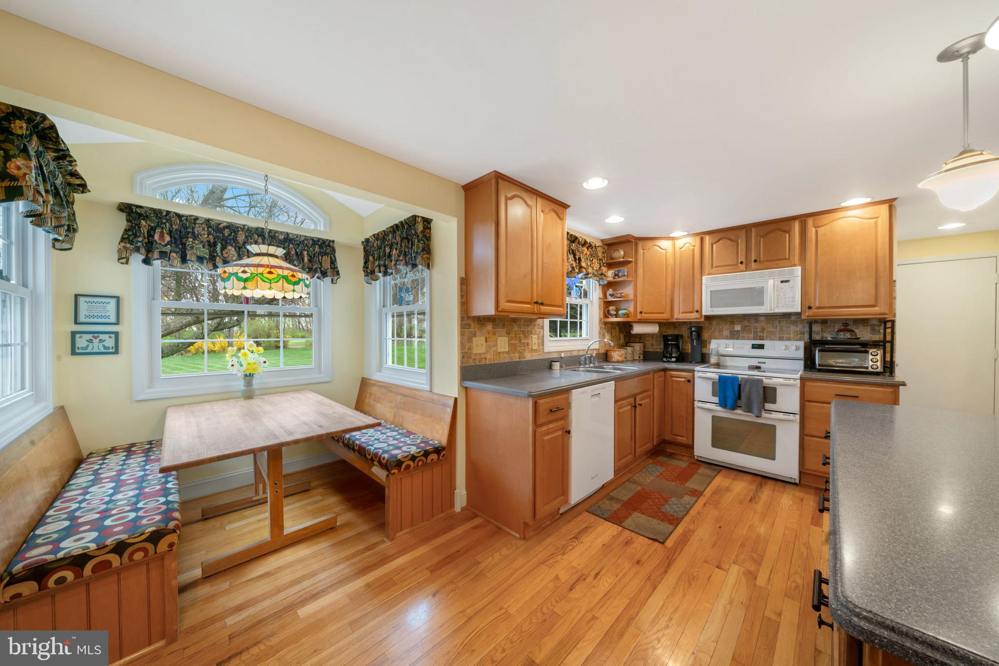 5905 CHAR LEIGH CIRCLE