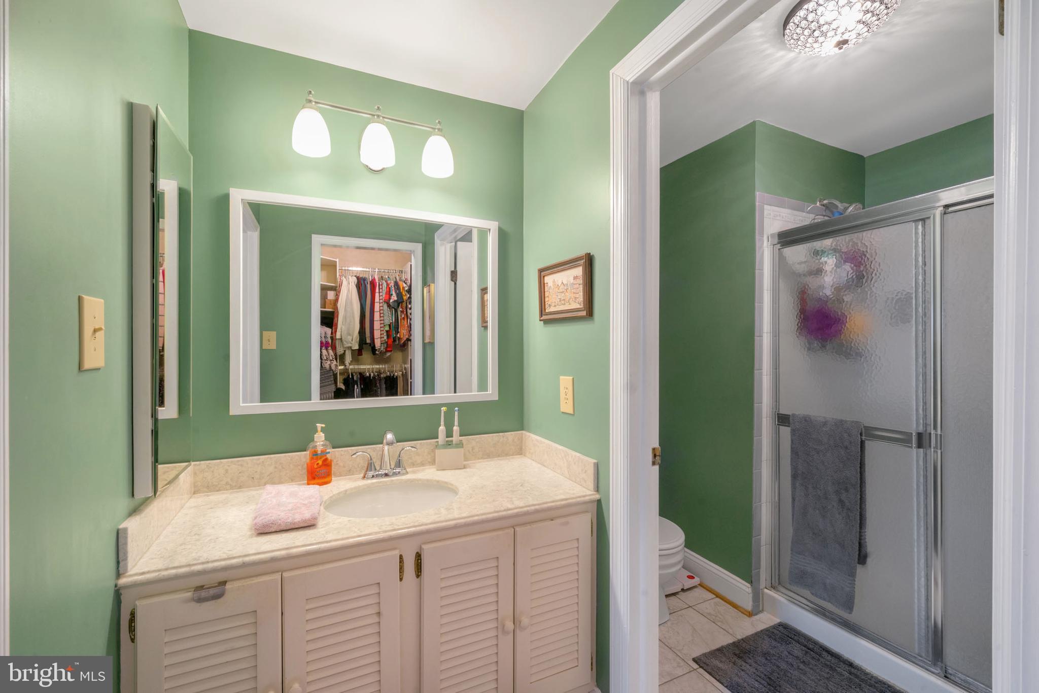 5905 CHAR LEIGH CIRCLE