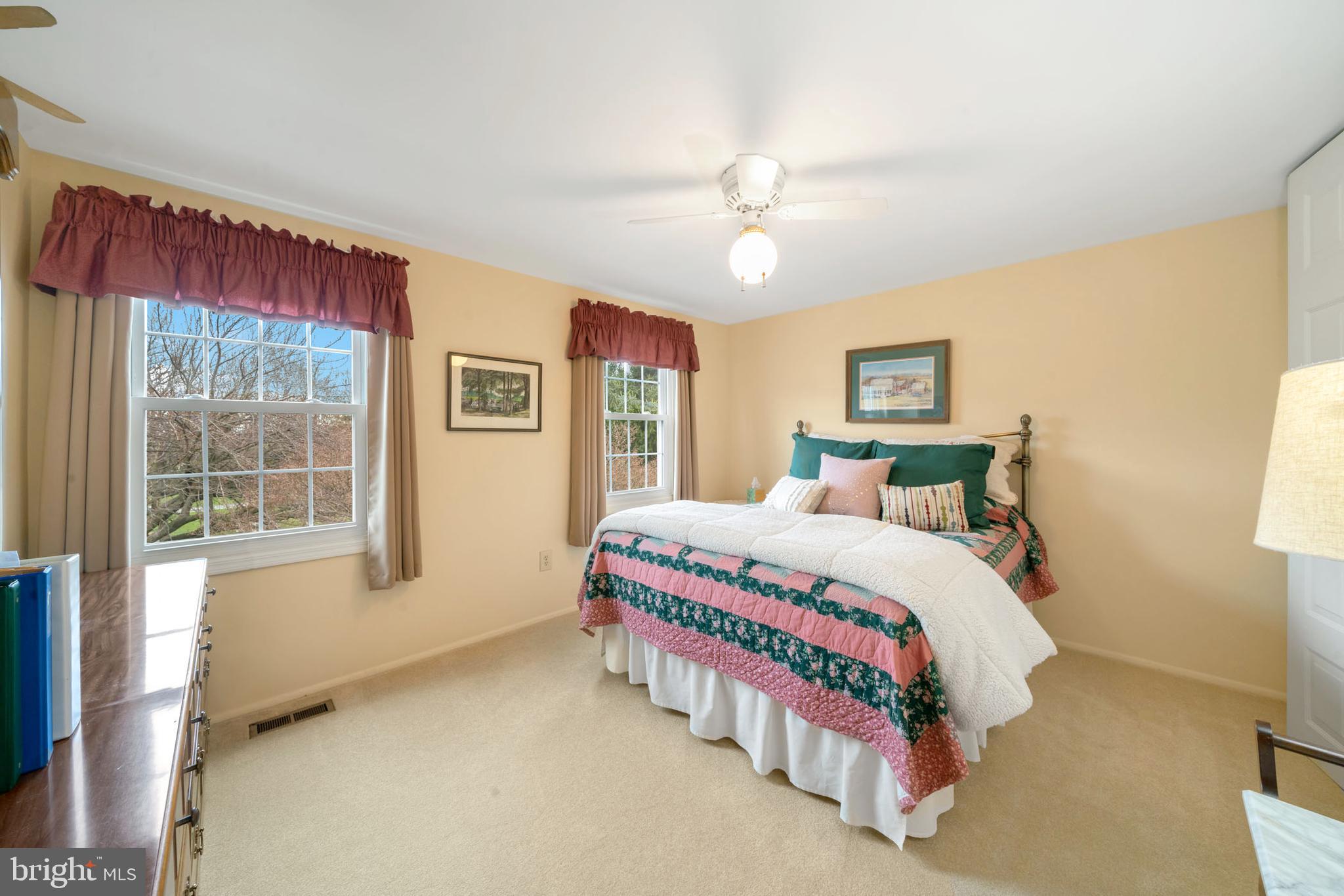 5905 CHAR LEIGH CIRCLE